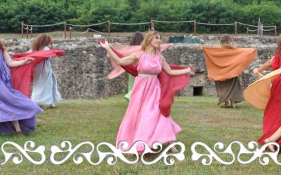 Okelum dervonnae dervonne danze dance antiche hystorical roman dance celtic feminine danze femminili matrone villa romana caselette auxilia almese gallloromanitas romanizzazione reenactment danzatrici celtiche danzatrici romane danza romana