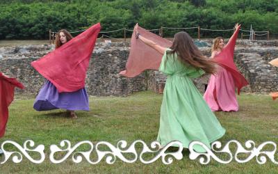 Okelum dervonnae dervonne danze dance antiche hystorical roman dance celtic feminine danze femminili matrone villa romana caselette auxilia almese gallloromanitas romanizzazione reenactment danzatrici celtiche danzatrici romane danza romana