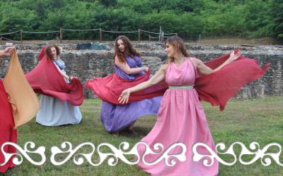 Okelum dervonnae dervonne danze dance antiche hystorical roman dance celtic feminine danze femminili matrone villa romana caselette auxilia almese gallloromanitas romanizzazione reenactment danzatrici celtiche danzatrici romane danza romana